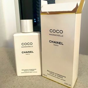 CHANEL
COCO MADEMOISELLE Moisturizing Body Lotion